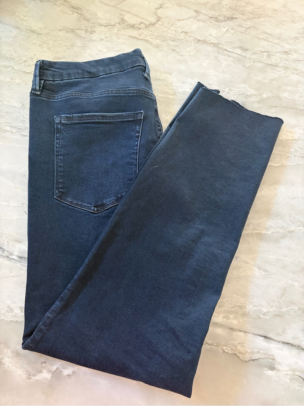 Good American Women's Always Fits Straight Leg Split Bottom Jeans in Dark Blue